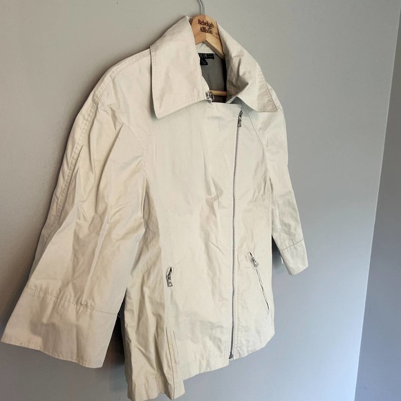 Lafayette 148 New York White Asymmetric Jacket in Women's Size 2 - Picture 4 of 13